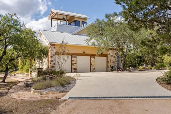Luxe Country Estate, Observation Deck, Pool