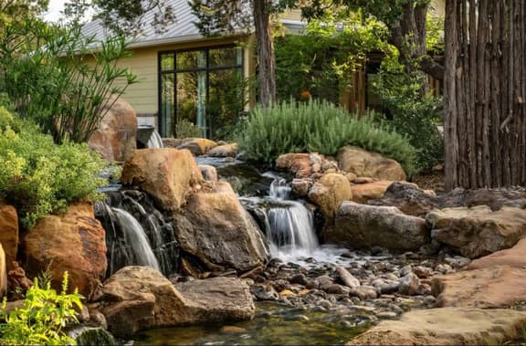 Boutique 1BR Retreat, chilled & heated cowboy pool